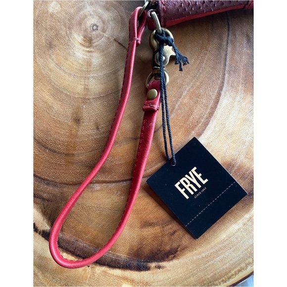 NWT Frye Shiloh Leather Wristlet - Picture 6 of 8